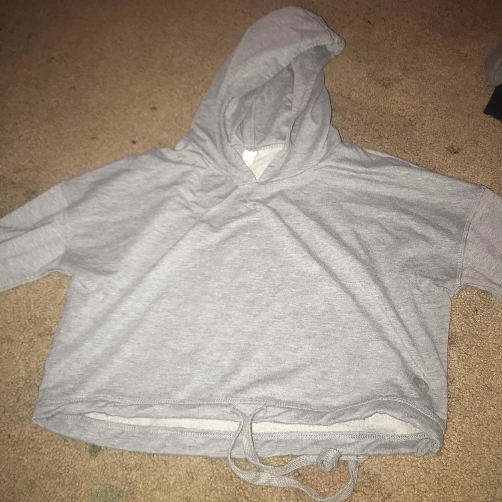 Long sleeve, crop top
